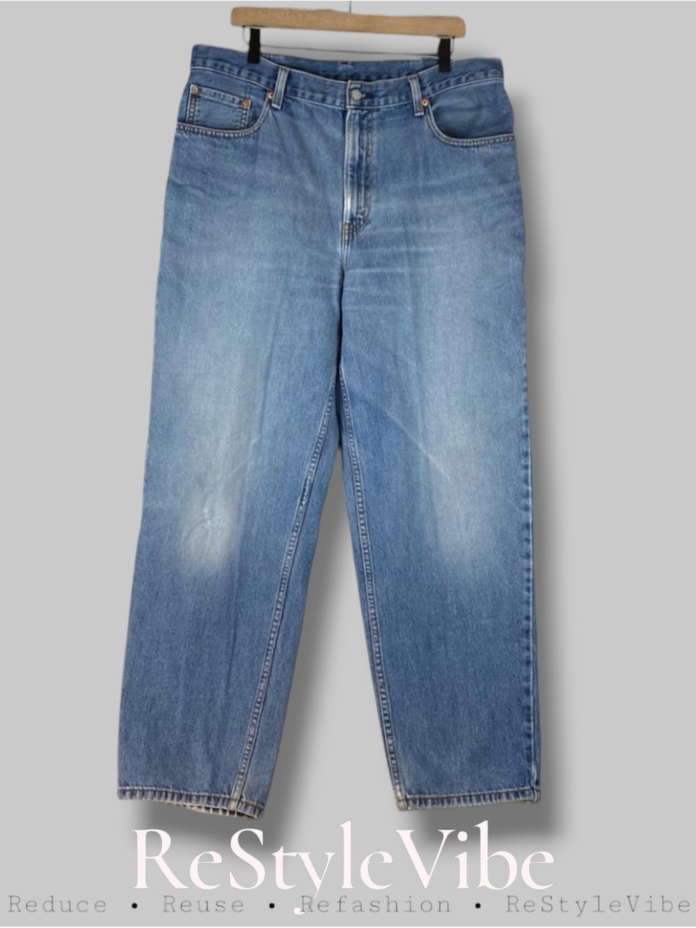 LEVI’S Men’s Size 38x32 Denim Jeans 560 VINTAGE Loose Fit Red Tab Tapered Leg